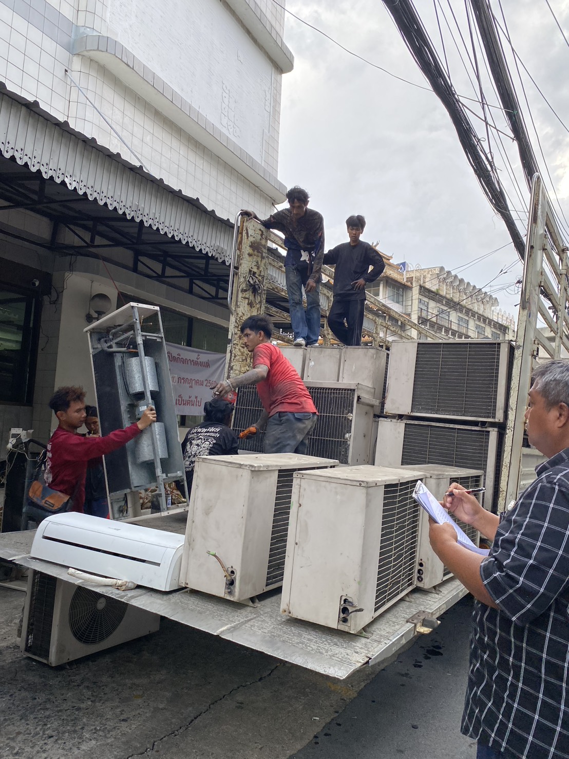 บริการรับซื้อแอร์เก่าถึงสถานที่ พร้อมเข้ารับถึงหน้างาน