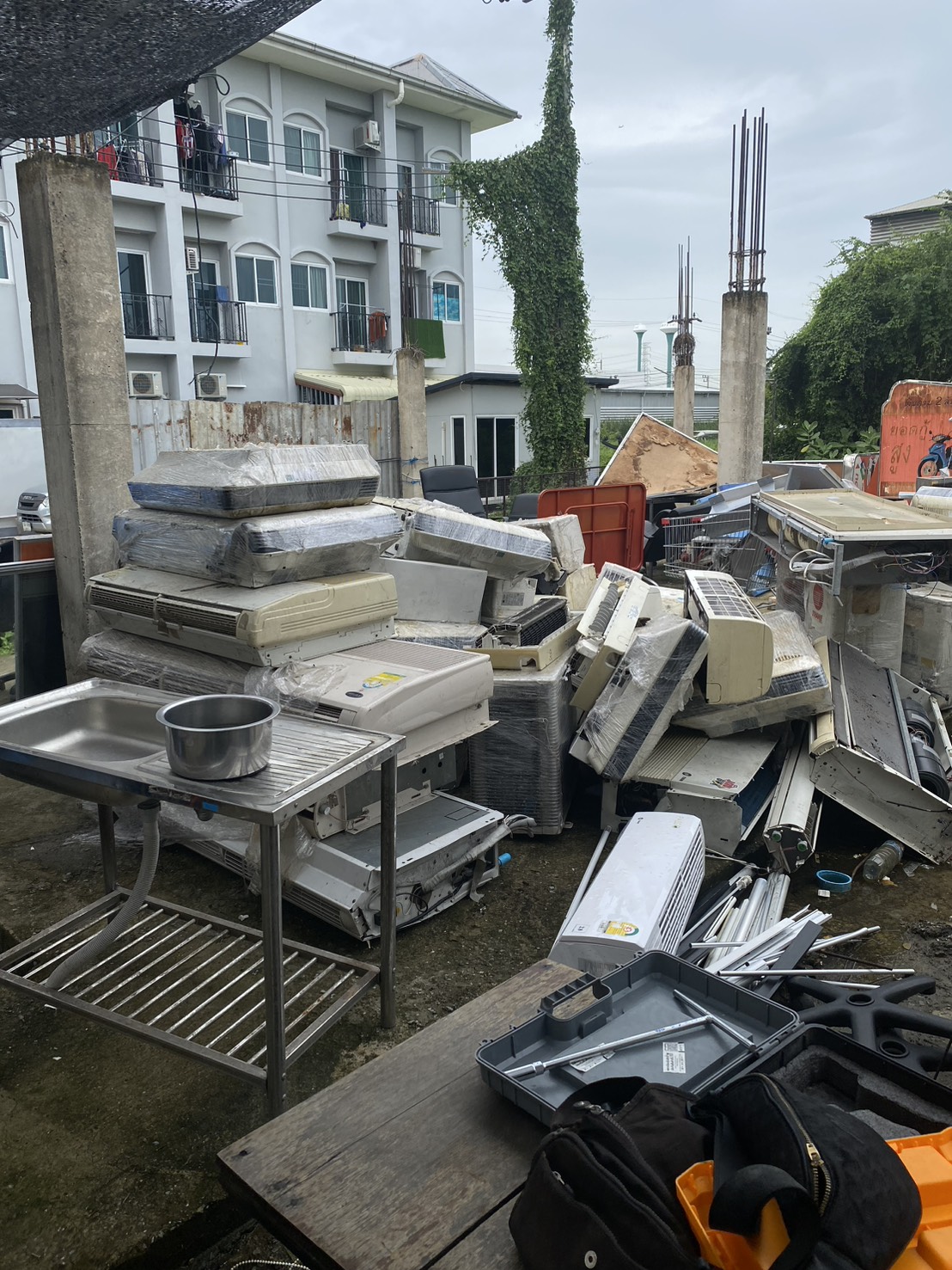 ภาพหน้างานรับซื้อ รื้อ และขนย้ายโดยแจ๊กกี้รีไซเคิล