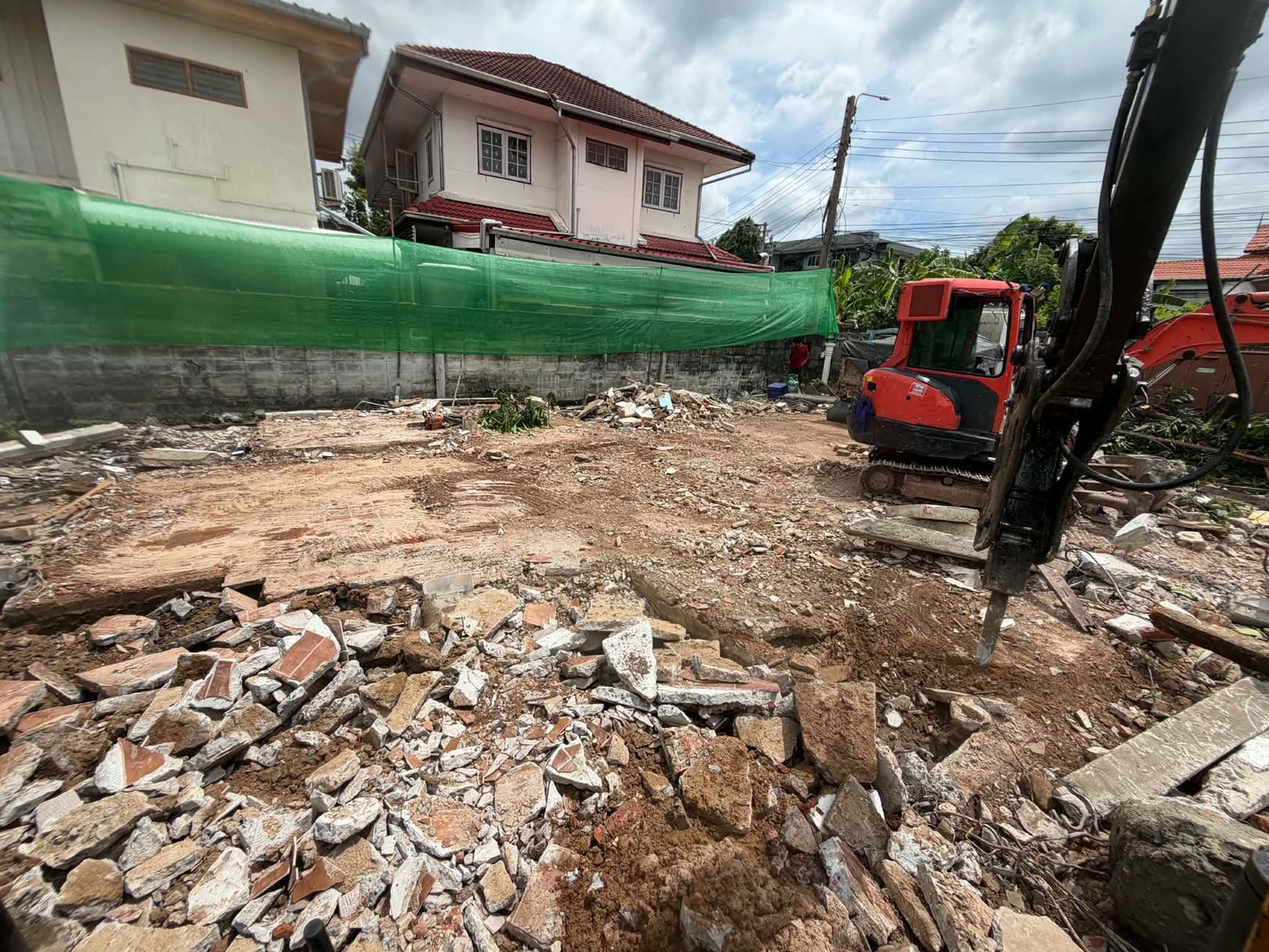 รื้อถอนบ้านไม้เรือนไทย