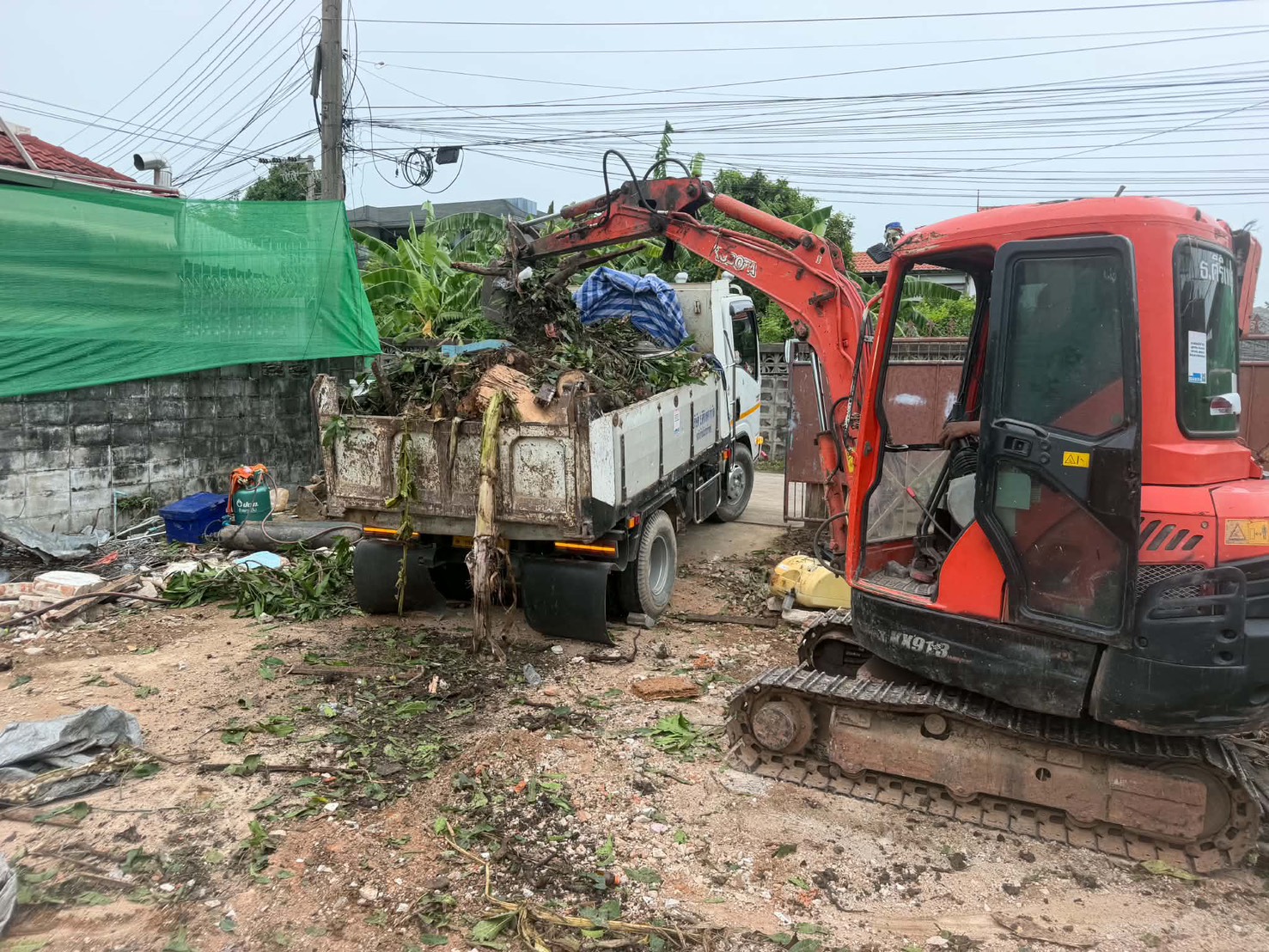รื้อถอนบ้านไม้เรือนไทย