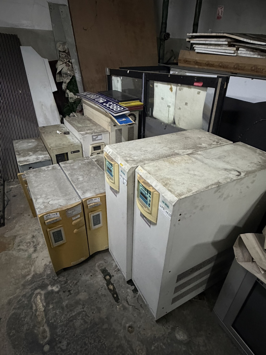 รถขนส่งสำหรับรับซื้อและขนย้ายแอร์เก่าและของเก่าถึงที่