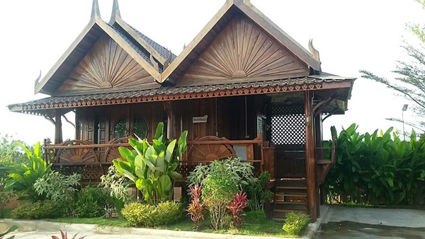 ภาพบรรยากาศหลักของทับทิมรีสอร์ทช่วงกลางวัน