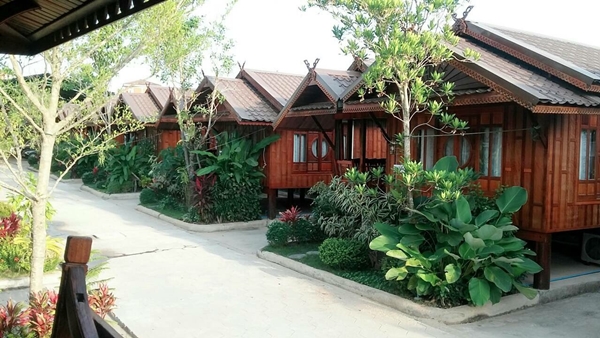 บริเวณหน้าห้องพักช่วงกลางวัน